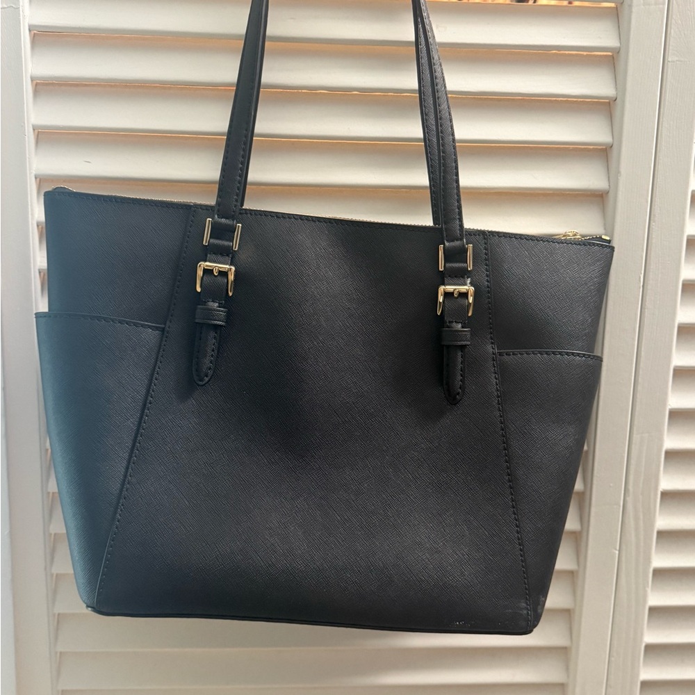 New MK tote